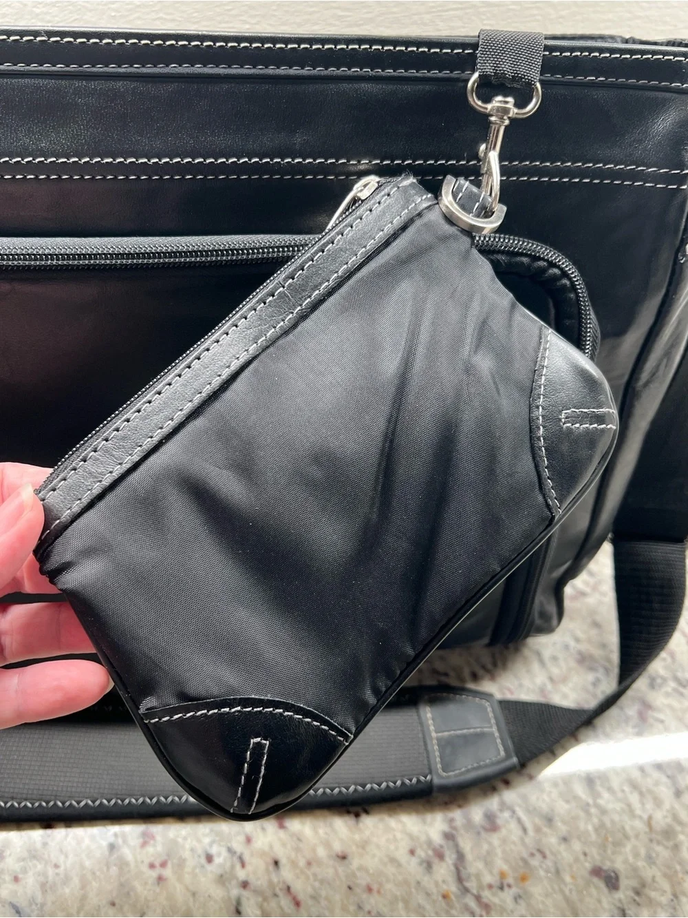 Kenneth Cole Reaction Black Leather Messenger Bag